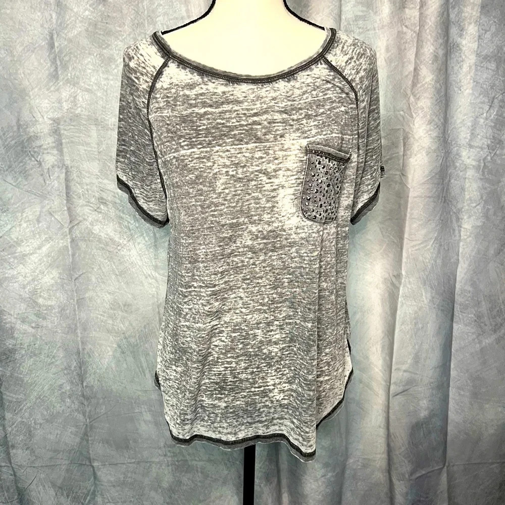 Seven7 Gray & White Burnout Semi-Sheer High Low T-Shirt with Accent Pocket - Med